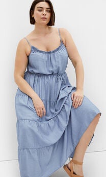 Island Tier Maxi Dress - light wash
