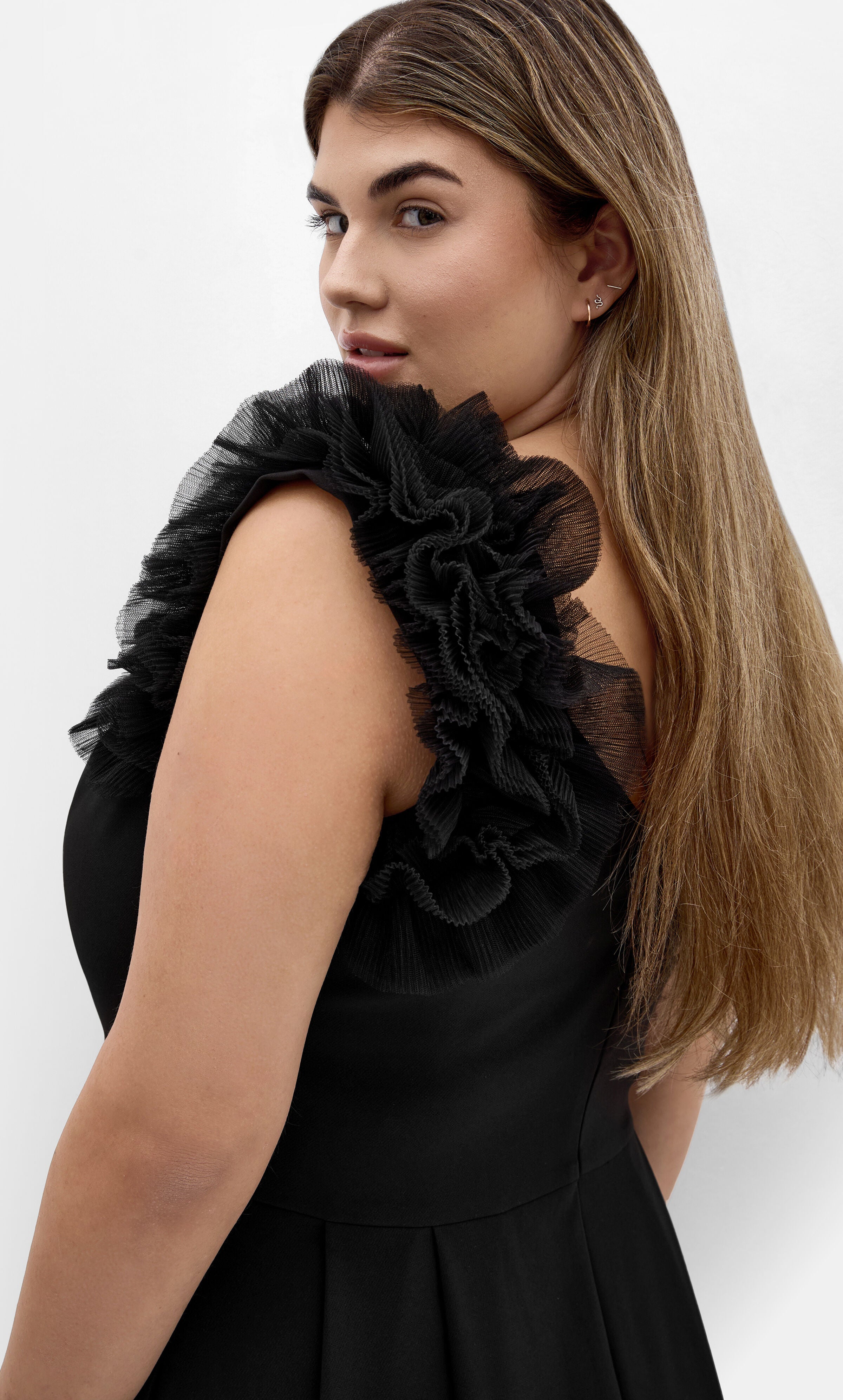 Roselyn Ruffle Tulle Midi Dress - black, BLACK, alternate image number 3