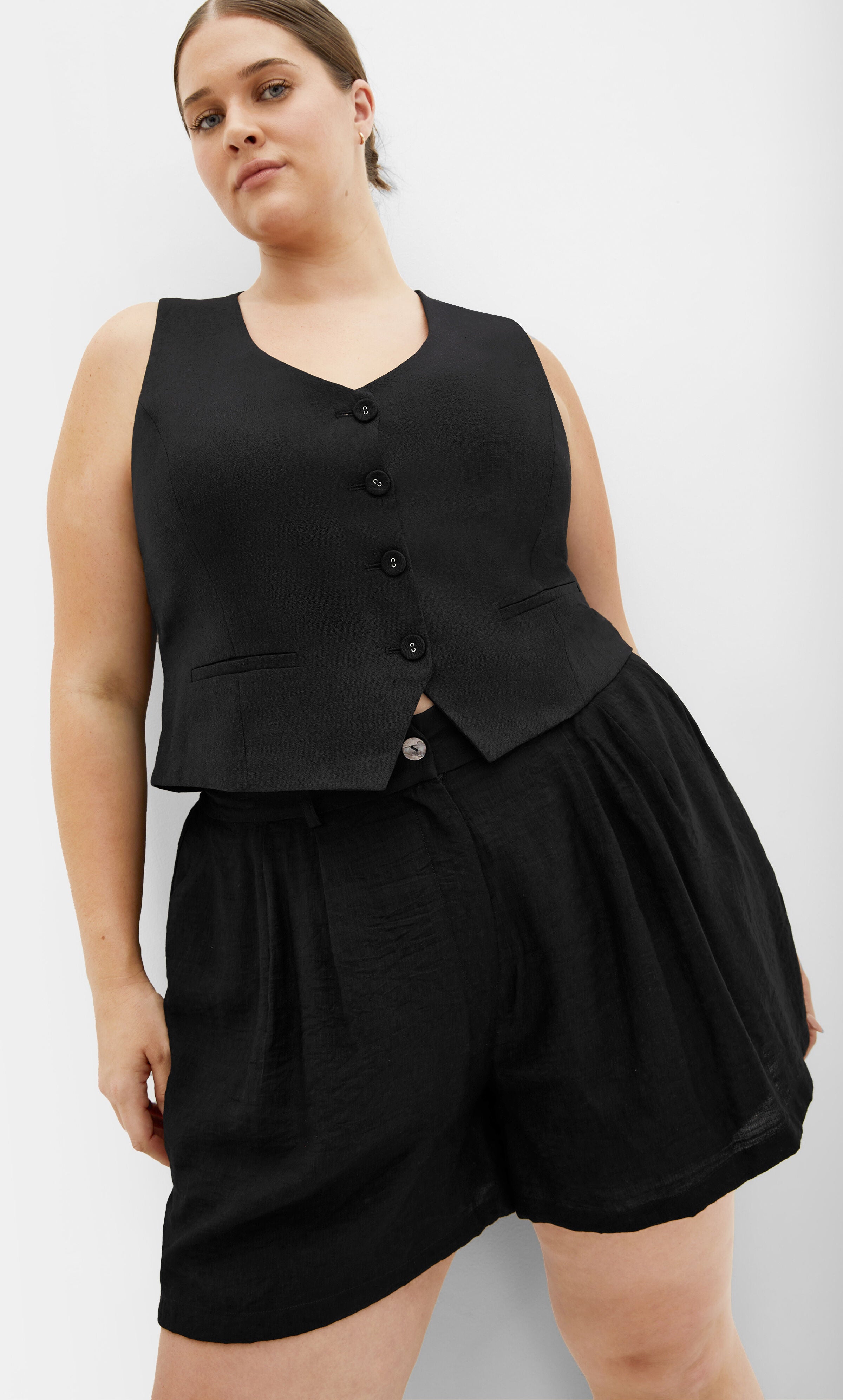 Bella Short - black, BLACK, hi-res image number 0