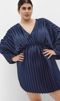 Chloe Pleat Dress - navy