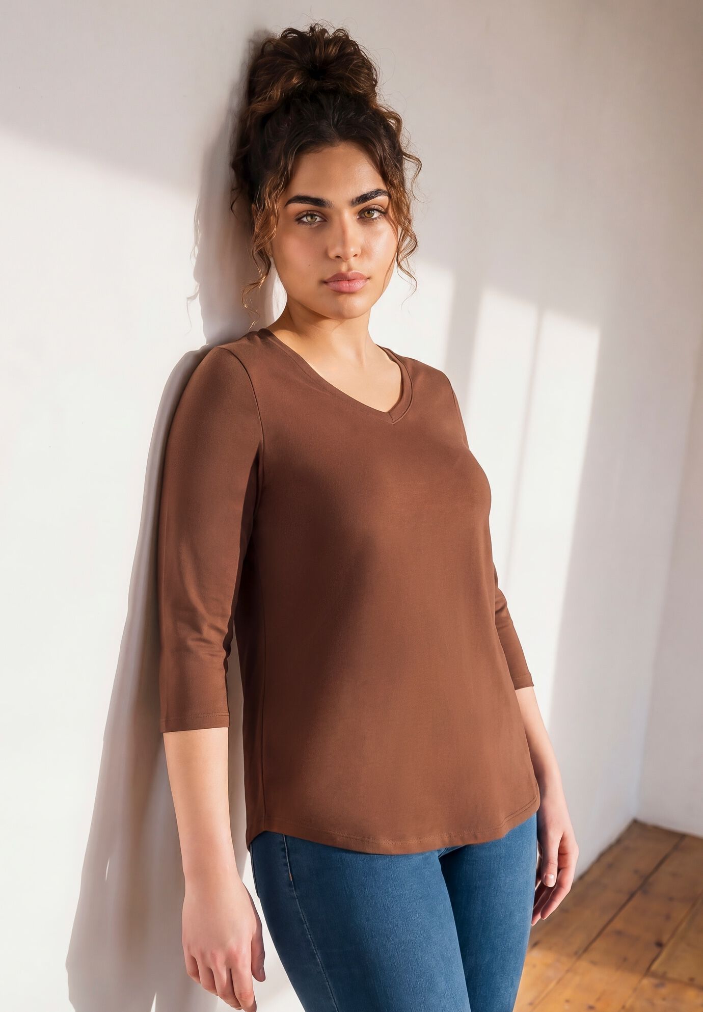 Signature 3/4 Sleeve V-Neck Tee, RICH MOCHA, alternate image number 3