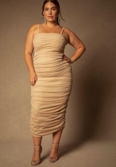 Plus Size Bride Outfits