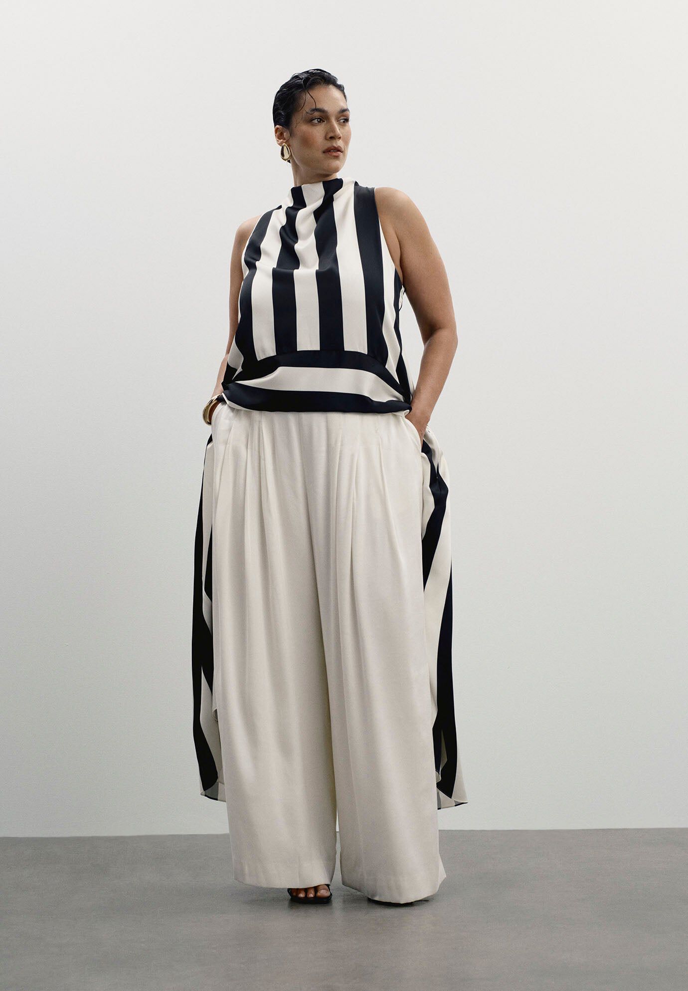 Pleated Wide-Leg Pant