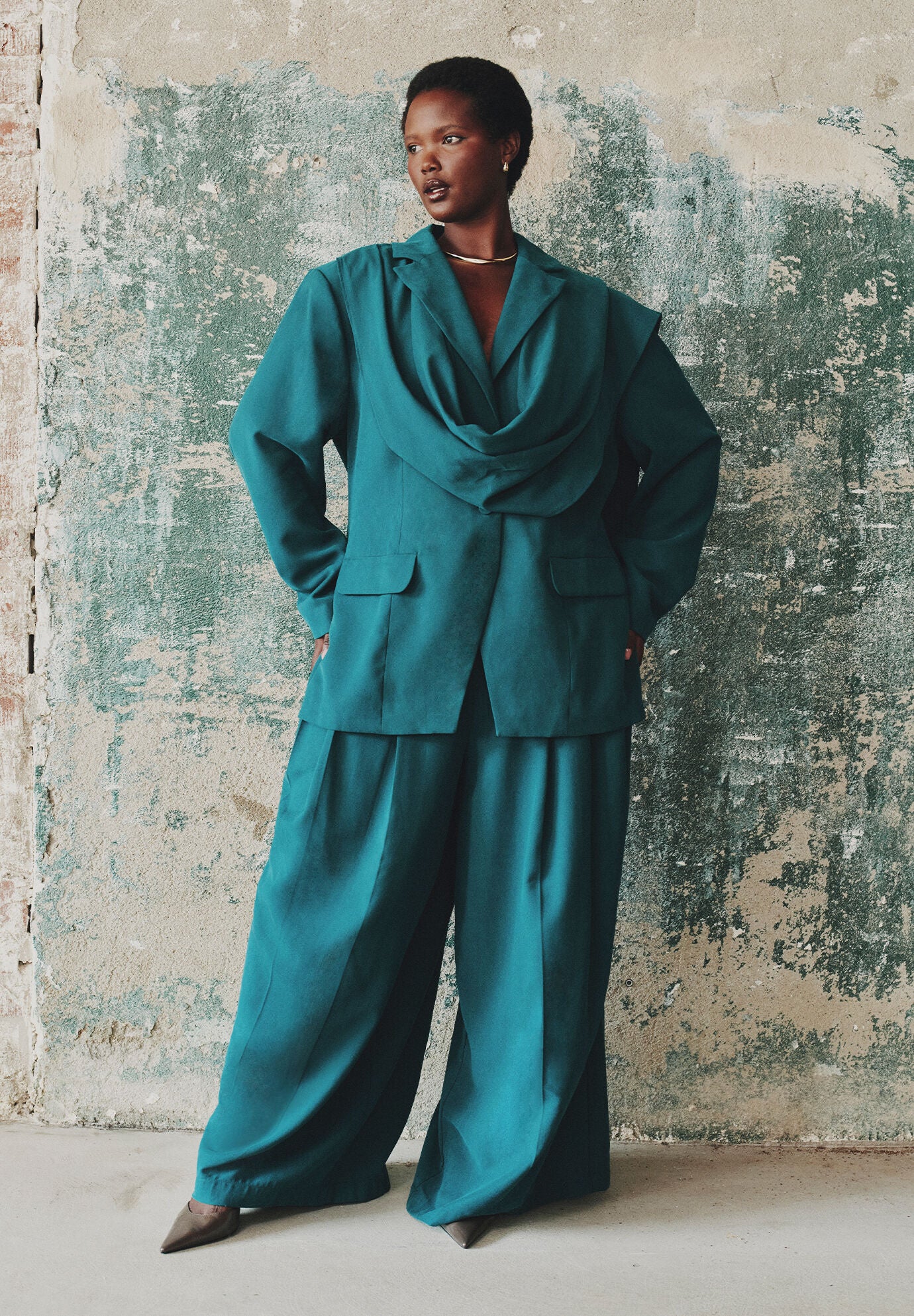 Pleated Wide-Leg Trouser