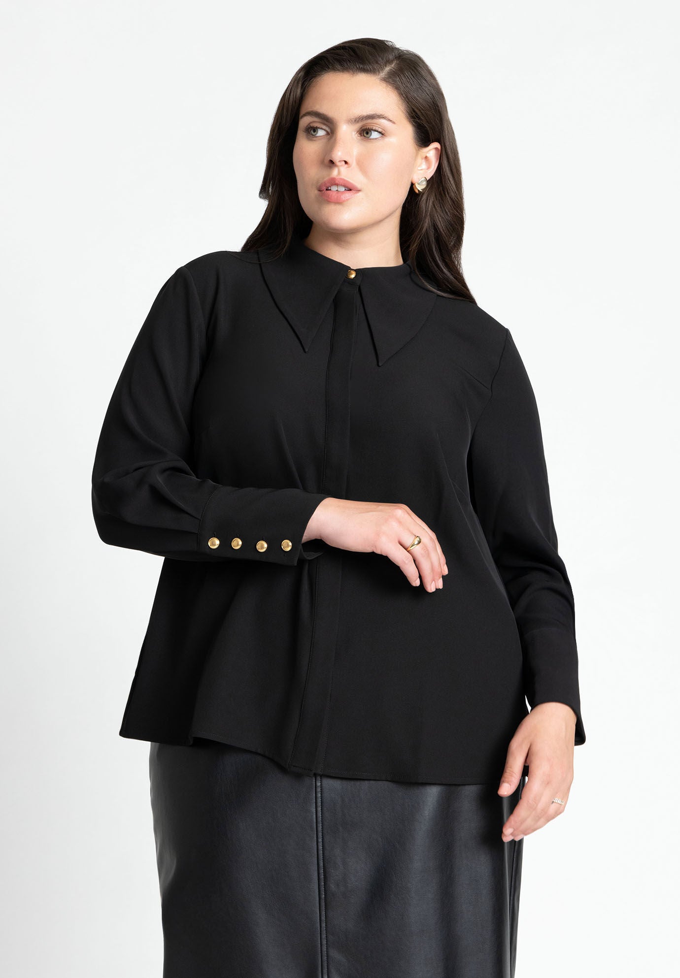 Pointed Collar Button Up Shirt﻿