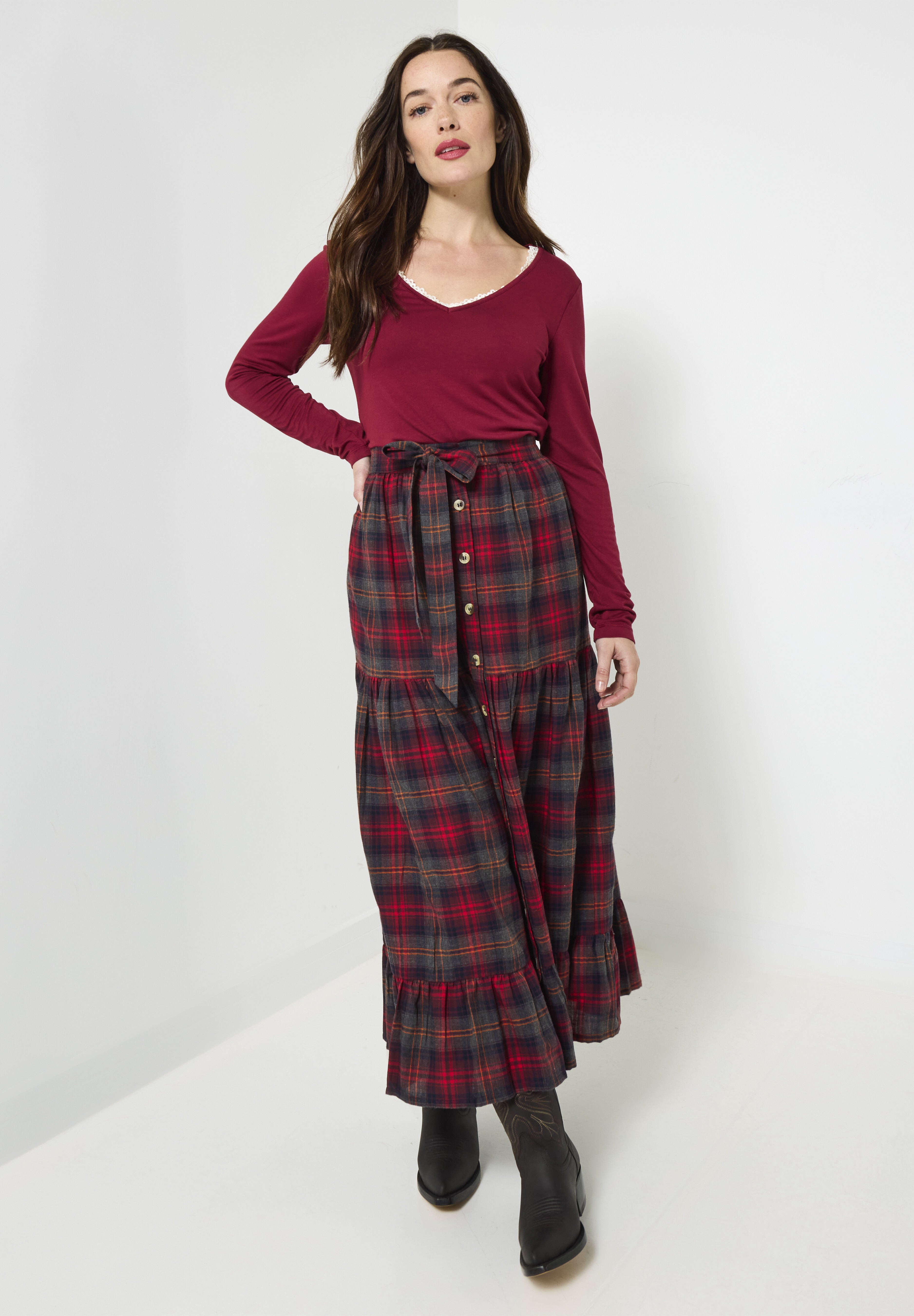 Stretch Knit V-Neck Tee, OXBLOOD, alternate image number 4