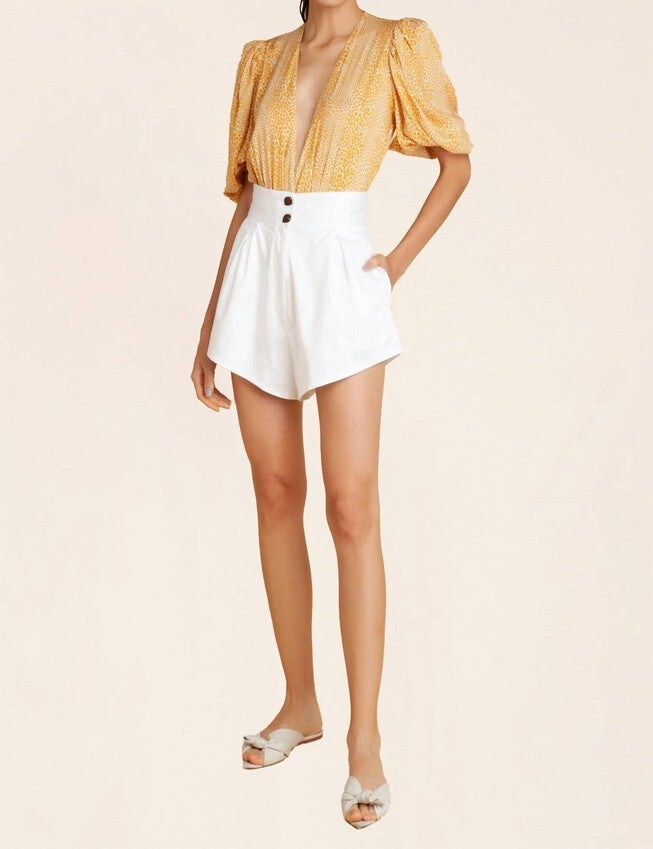 Solid Pleated Short In White, , alternate image number null