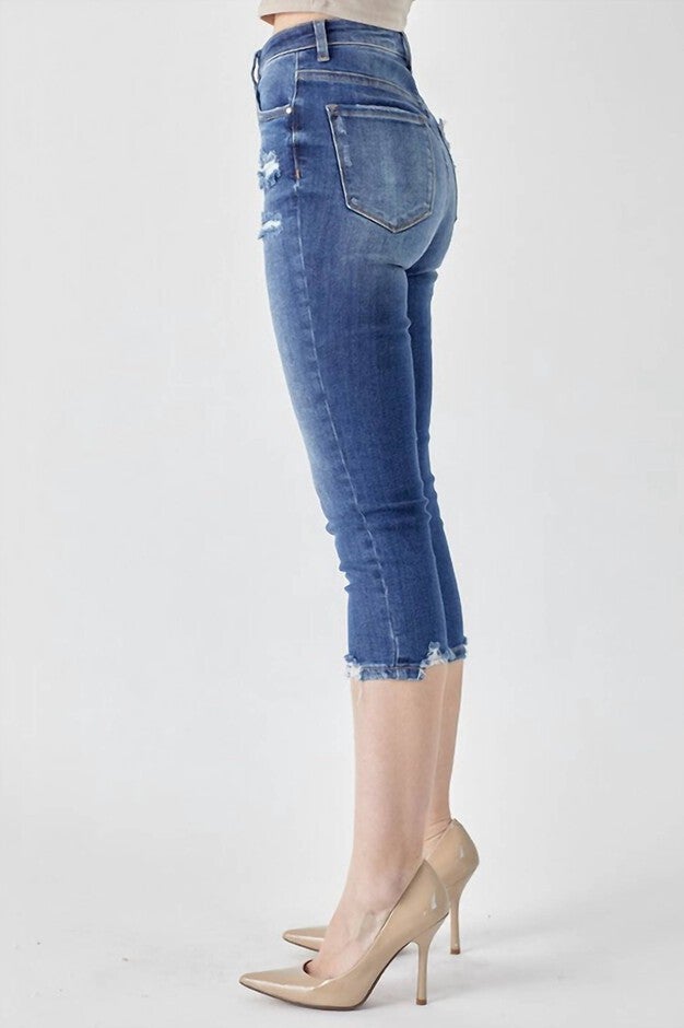 HIGH-RISE DISTRESSED CAPRI IN DARK WASH, Dark Wash / Dark Wash, alternate image number null