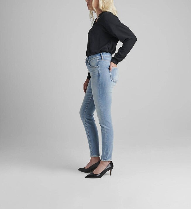 VALENTINA SKINNY JEAN IN LOS ANGELES, , alternate image number null
