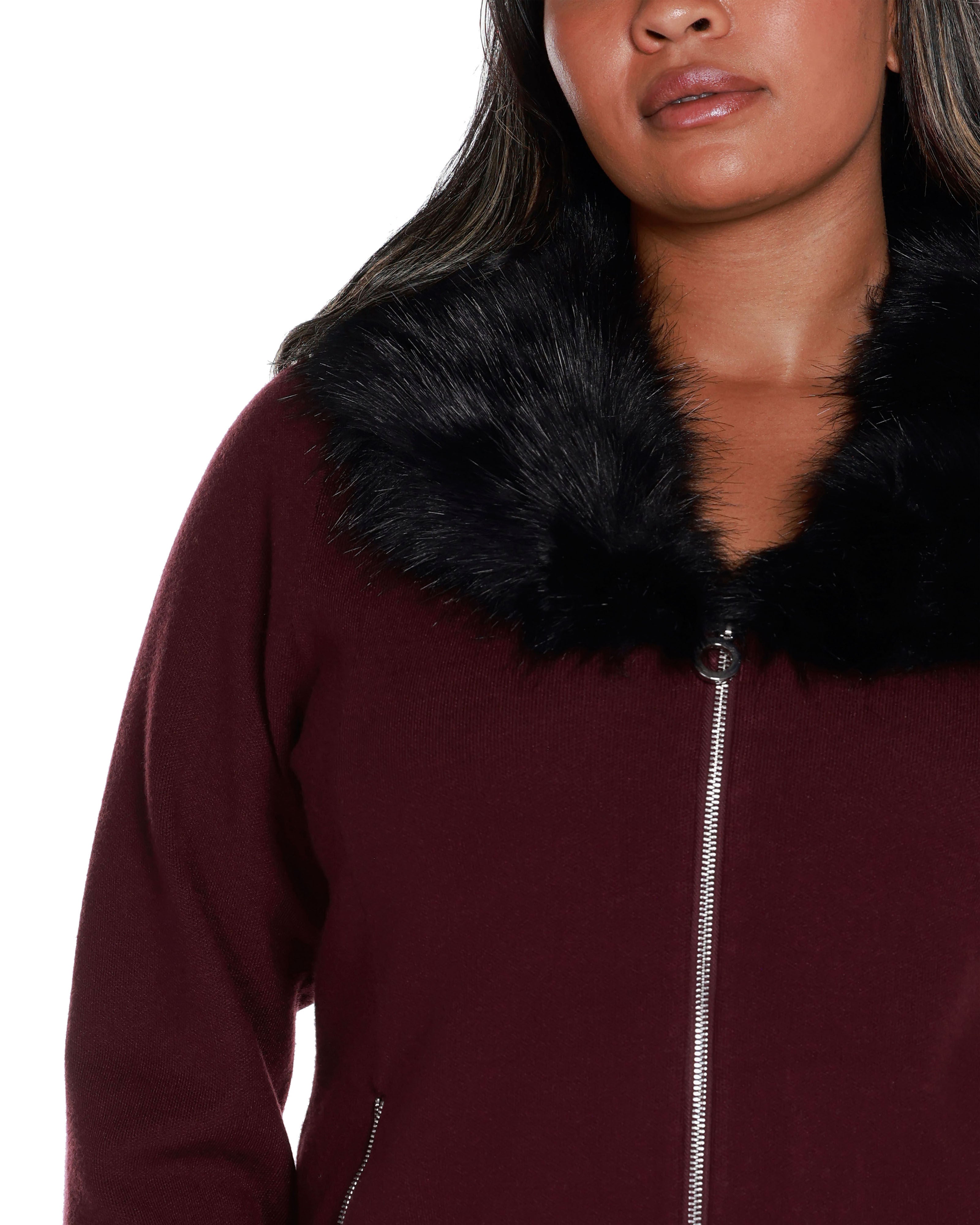 FAUX FUR COLLAR SHORT ZIP CARDIGAN SWEATER, Black Cherry / New Wine, alternate image number 3