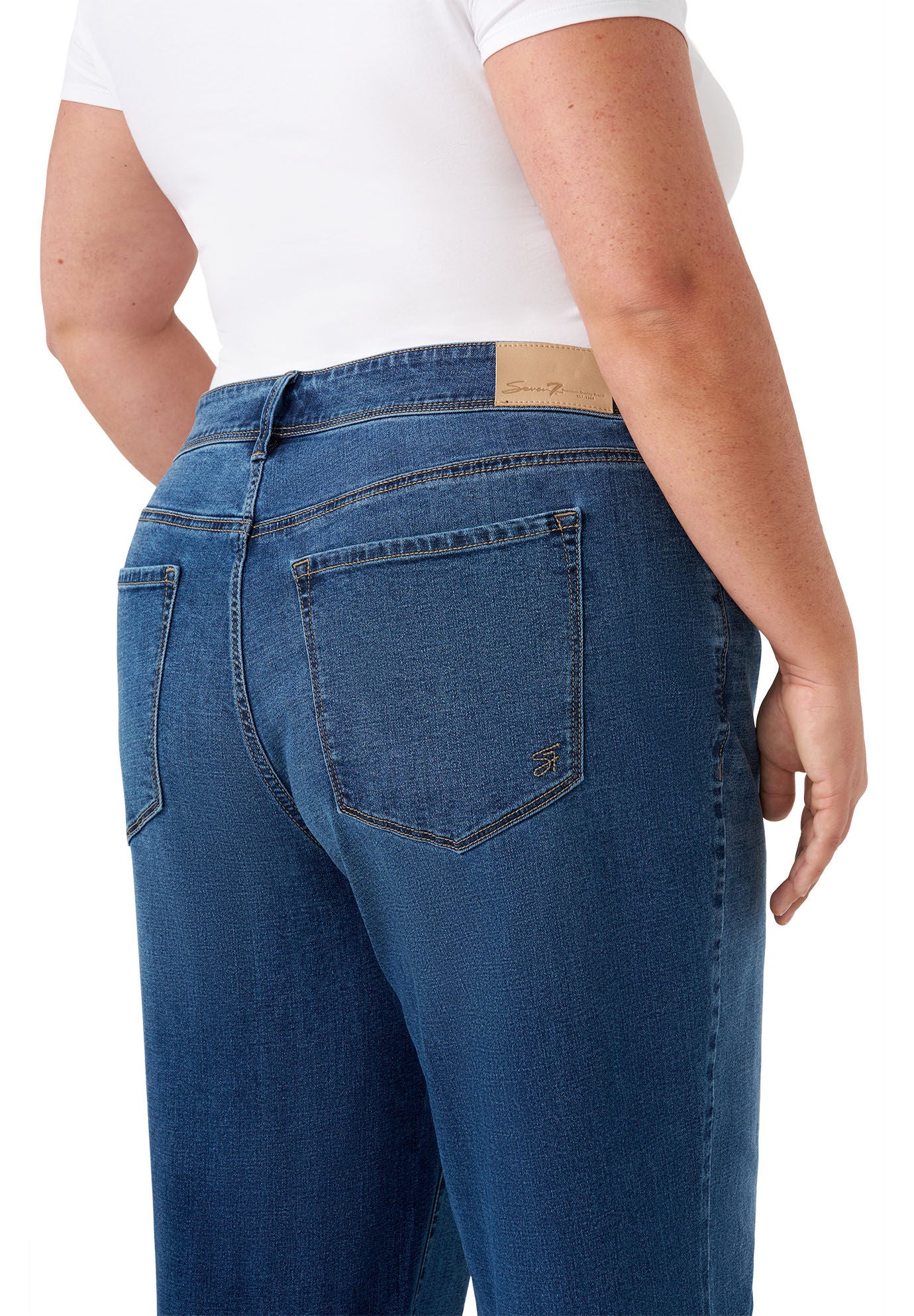 Loose Sneaker Jean, Lone Wolf / Medium Wash, alternate image number 4