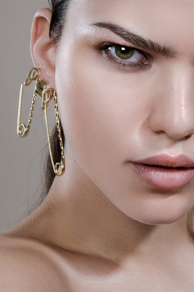 Medium Twisted Safety Pin Earrings Gold, , alternate image number null