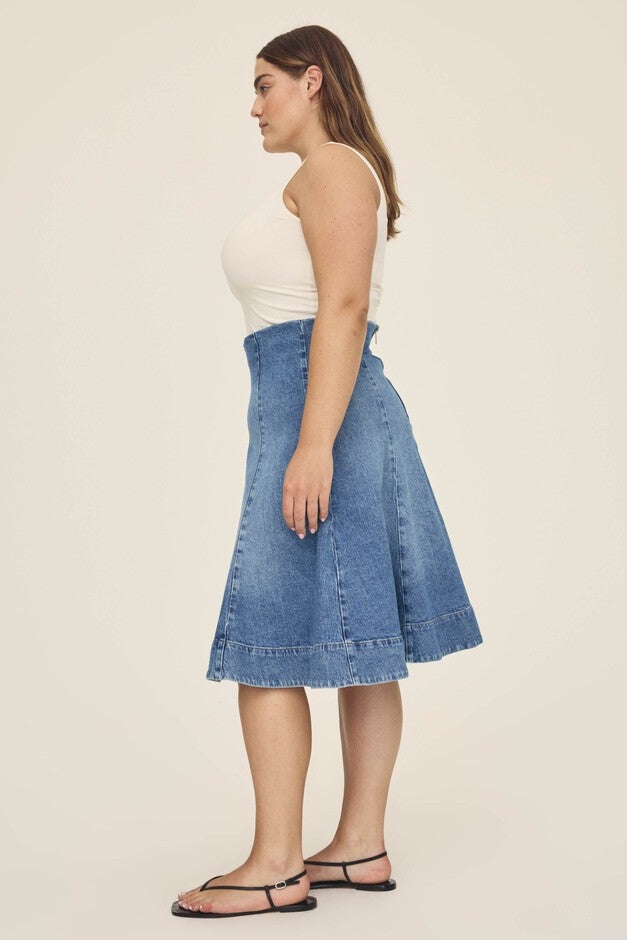 LOS PLUS - DENIM MIDI SKIRT | EVERAFTER, EVERAFTER / Dark Wash, alternate image number 1