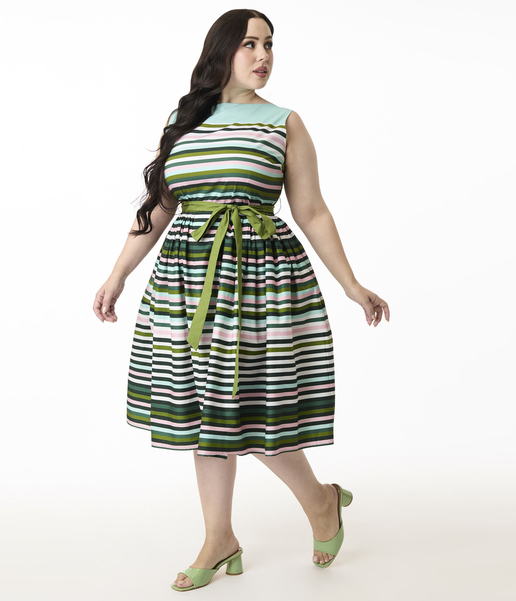 Unique Vintage Plus Size 1950s White & Pink Rose Floral Sleeveless Cotton Swing Dress, Kelly Green / Kelly Green, hi-res image number 0