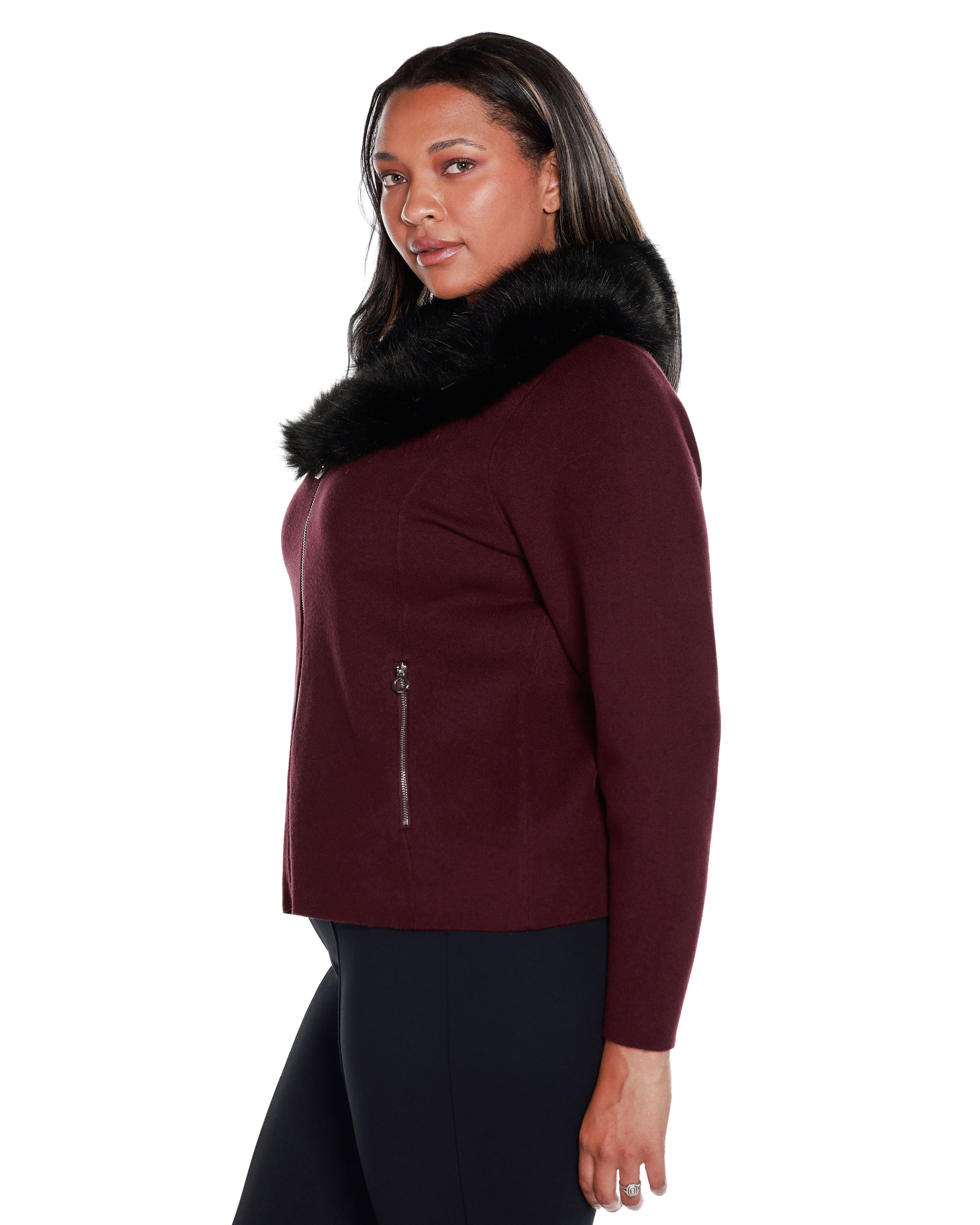 FAUX FUR COLLAR SHORT ZIP CARDIGAN SWEATER, Black Cherry / New Wine, alternate image number 2