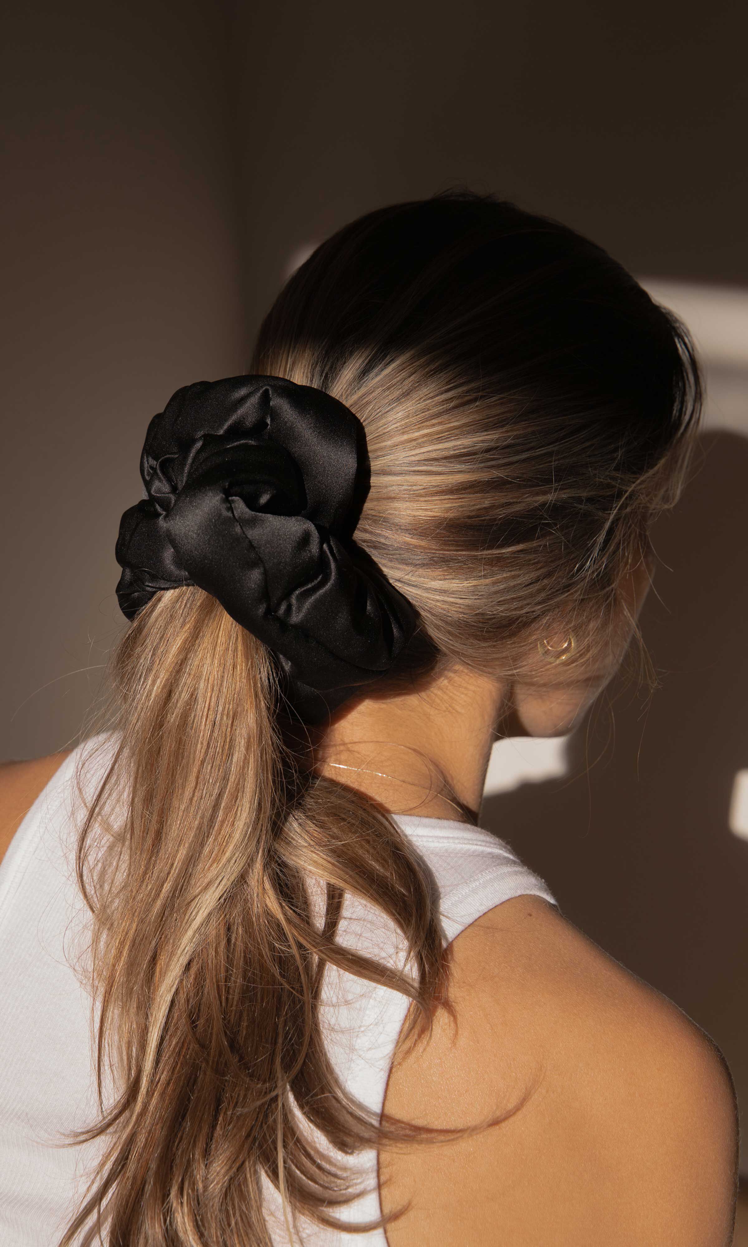 Padded XXL Scrunchie, Black Jade / Black, alternate image number 1