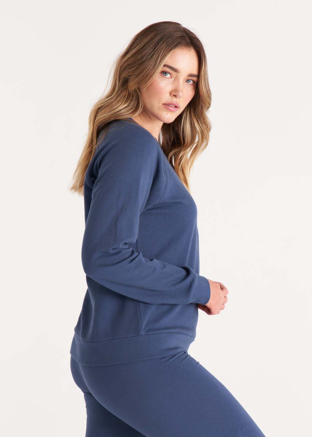 The Raglan Sweatshirt, Midnight / Navy, alternate image number 1