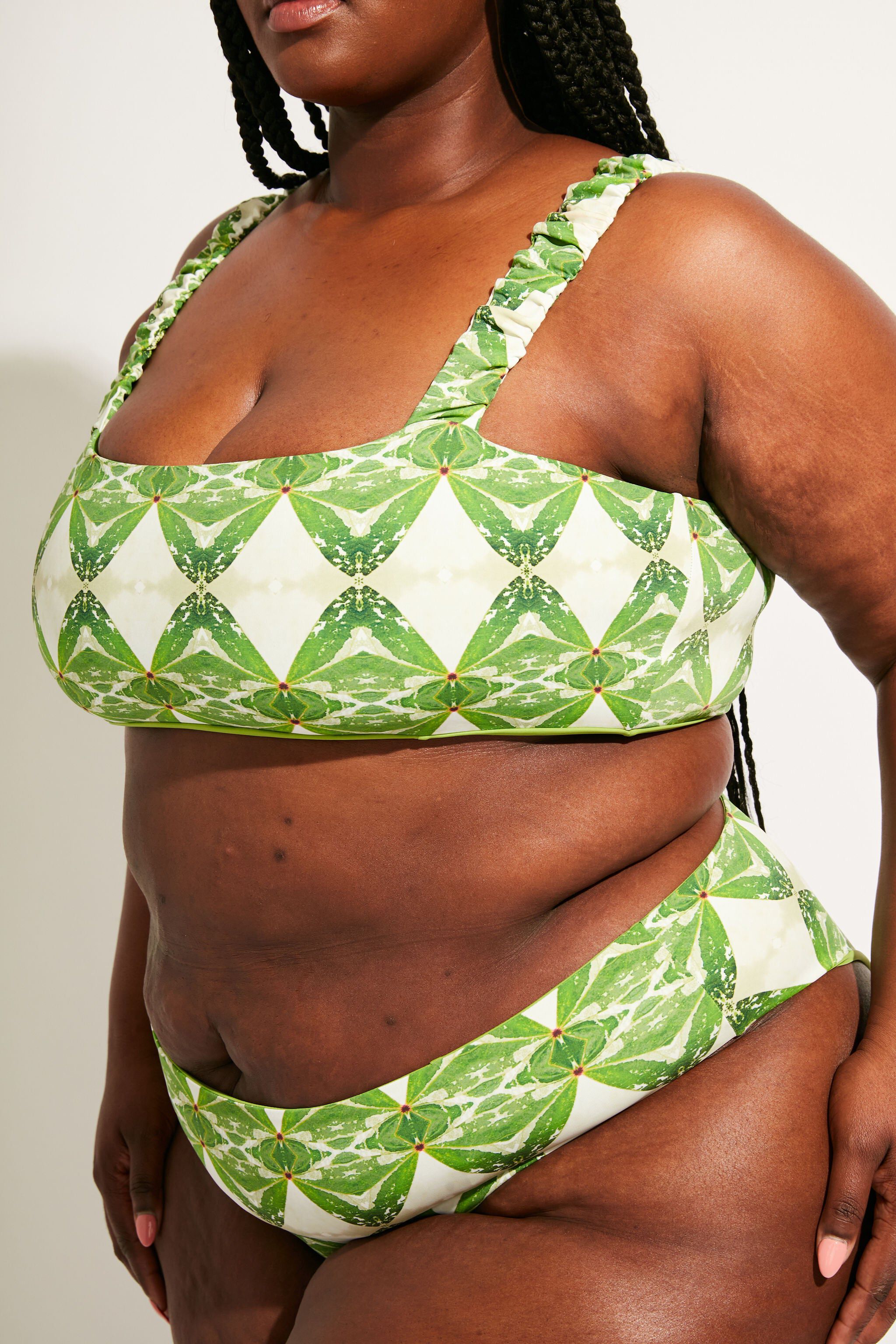 Current Bottom II, PothosNephrite / Light Green, alternate image number 4