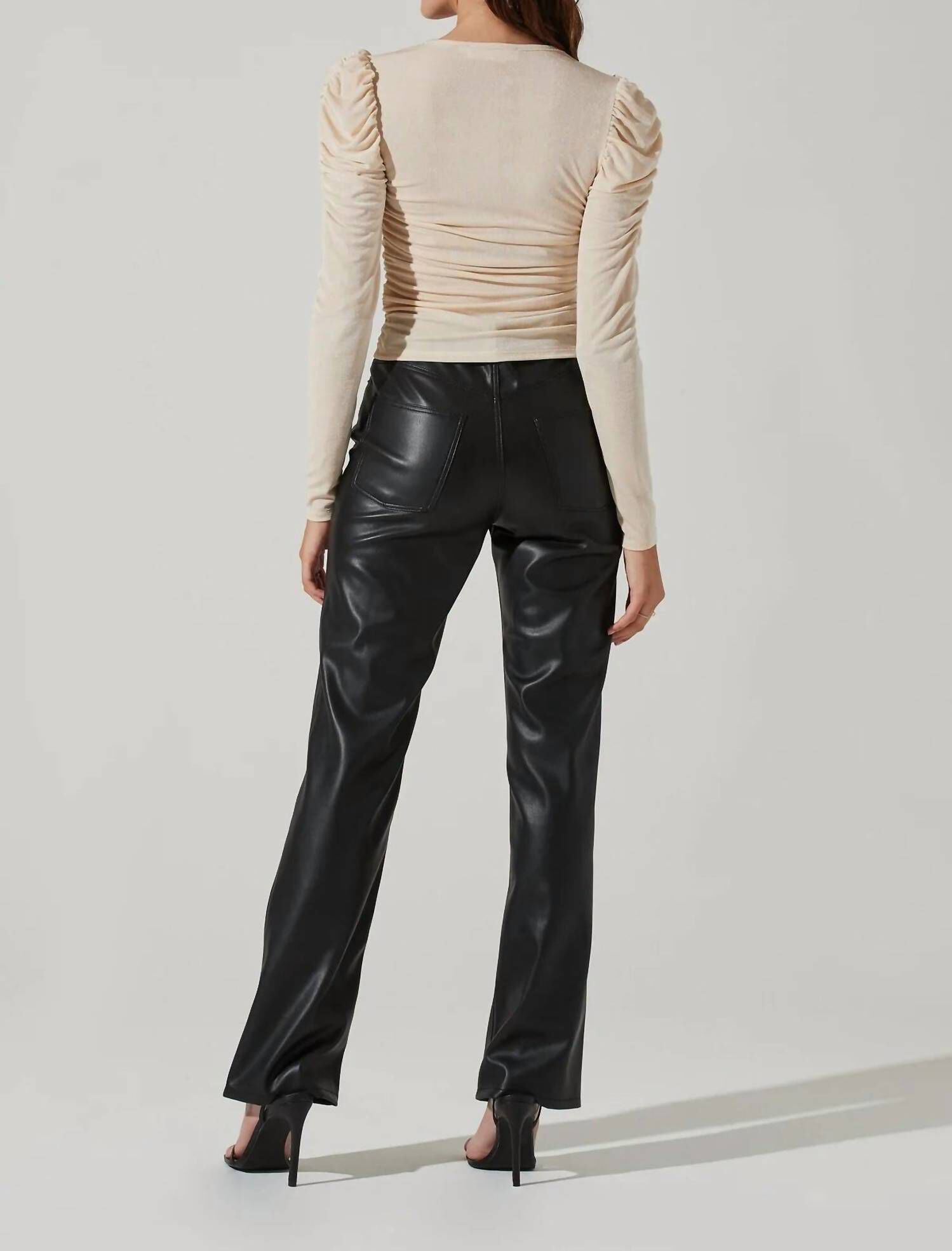ENCINO RUCHED TOP IN CREAM, Cream / Beige, alternate image number 3