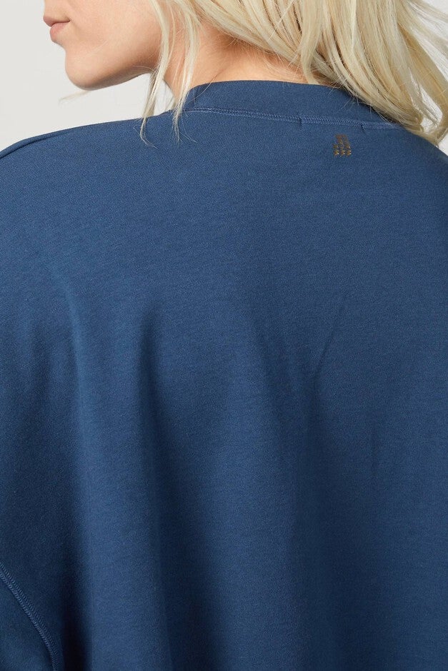 CROPPED SWEATSHIRT IN PALE NAVY, Pale Navy / Navy, alternate image number null