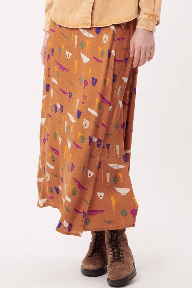 CHI VASE PRINT SKIRT IN OCRE MULTI, , alternate image number null