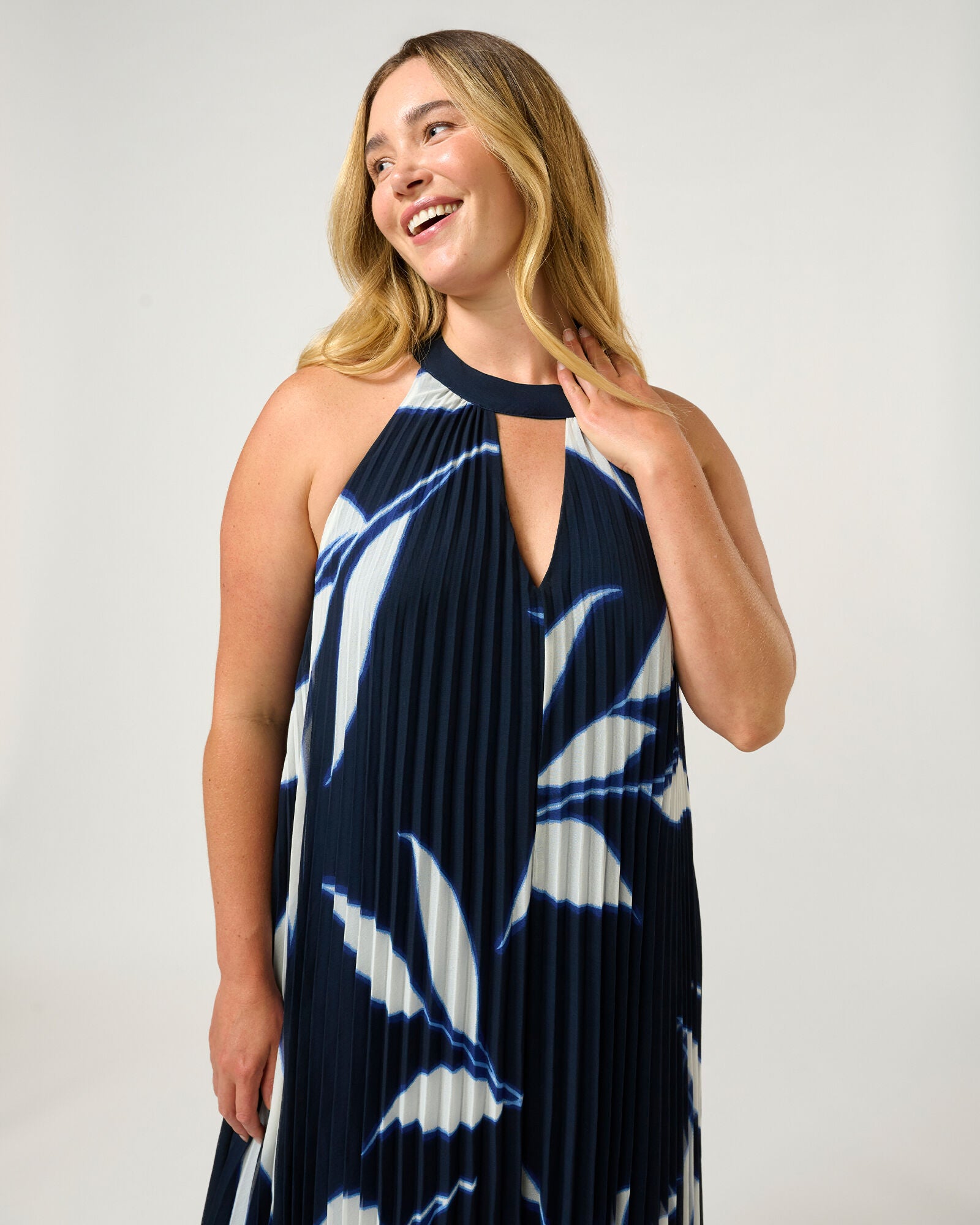 Breezy Pleated Halter Dress, NavyMilk / Navy, alternate image number 2