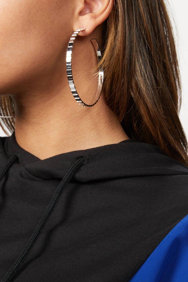 RECTANGLE STEP PATTERN HOOPS IN SILVER, Silver / Silver, alternate image number null