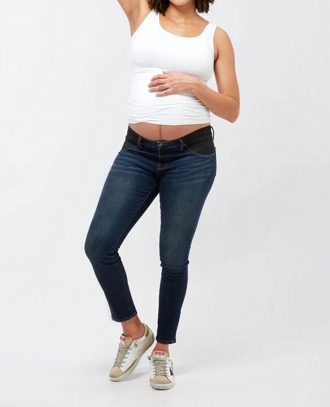 CHELSEA MATERNITY DENIM ANKLE JEANS UNDER THE BELLY SIDE PANEL IN DARK WASH, , alternate image number null