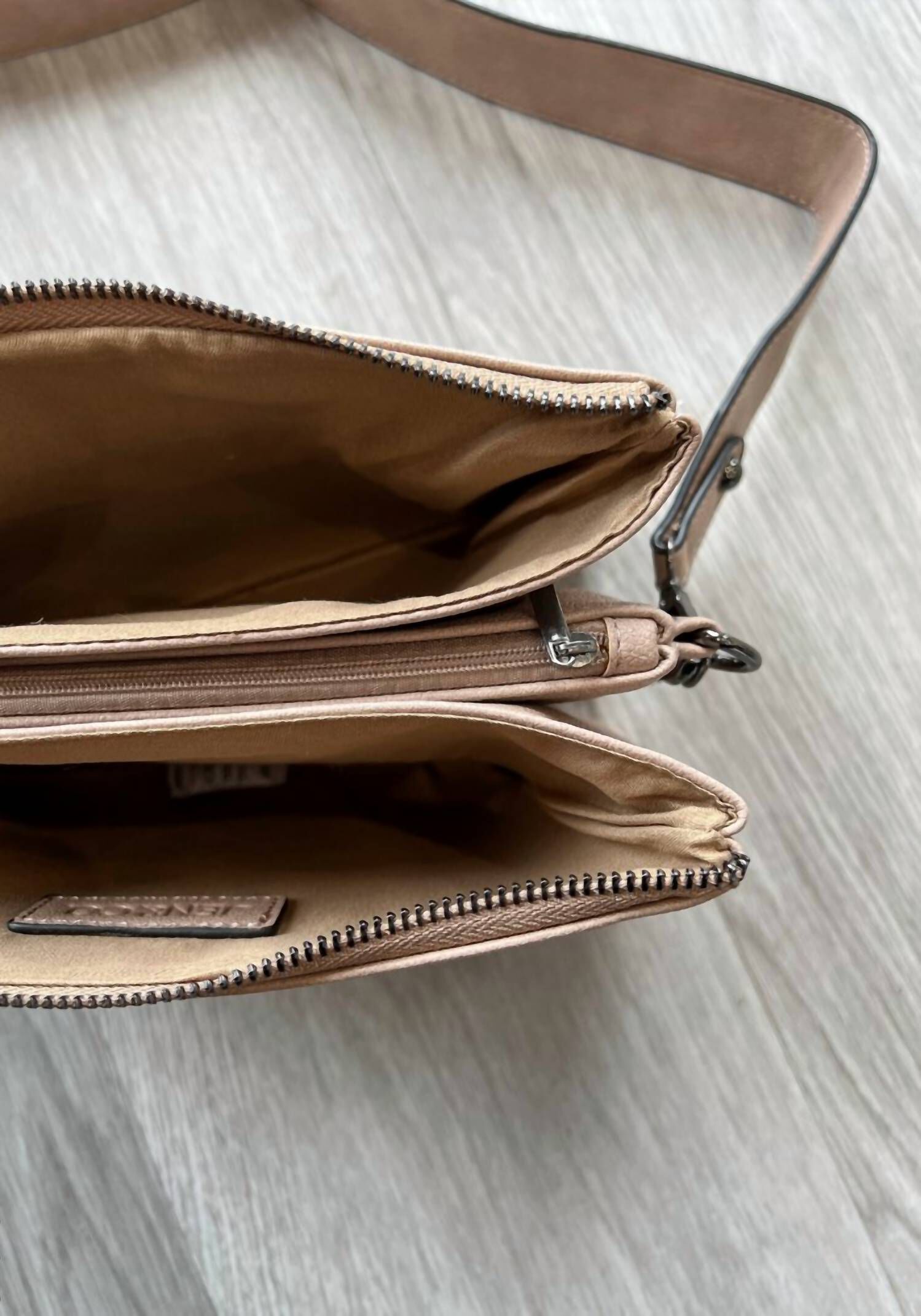 Women's Izzy Chain Handbag, Beige / Beige, alternate image number 1