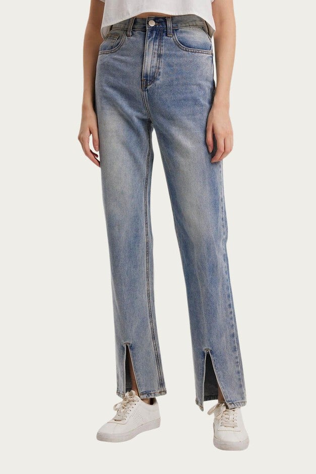 HIGH-RISE SPLIT HEM JEANS IN BLUE, Blue / Light Wash, hi-res image number 0