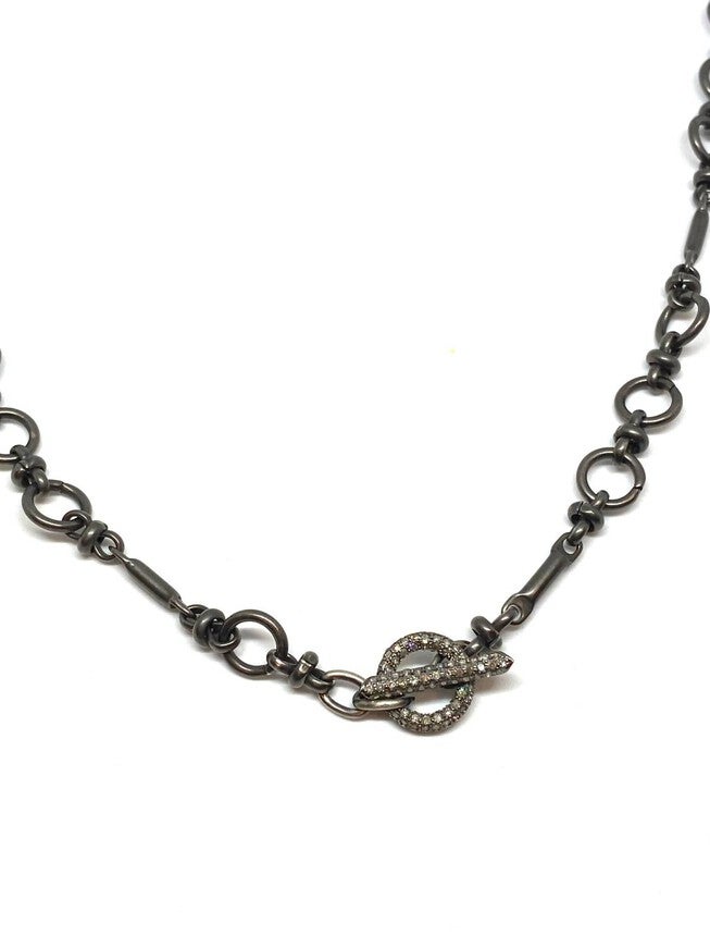 22 inches OXIDIZED CHAIN WITH OXIDIZED DIAMOND MINI TOGGLE NECKLACE IN SILVER, , alternate image number null