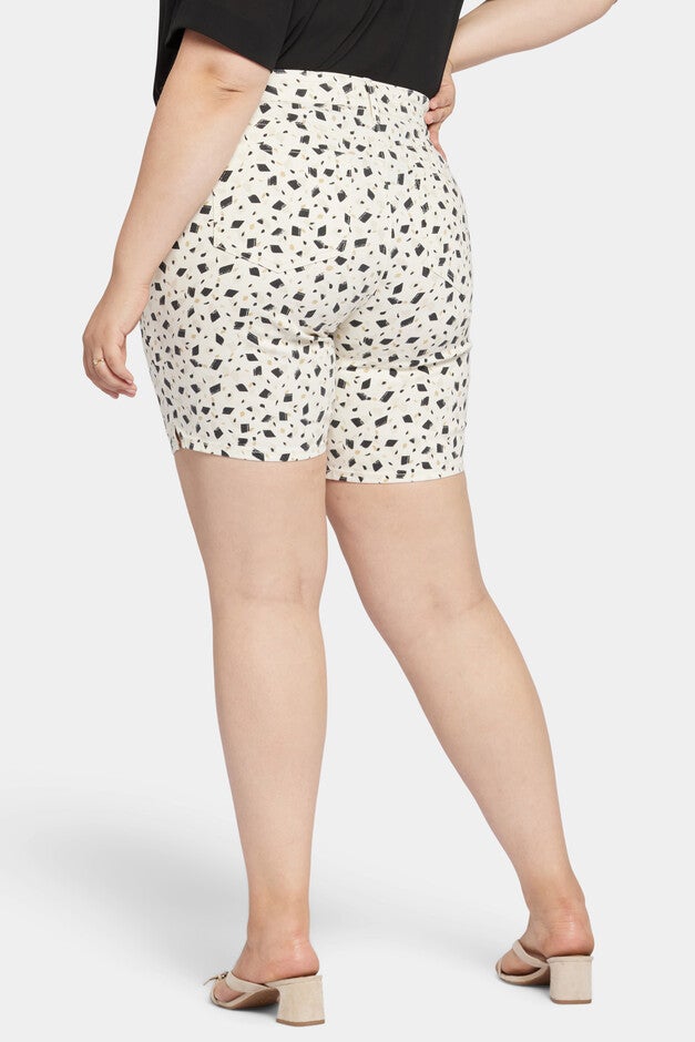 ELLA SHORT WITH SIDESEAM SLITS, , alternate image number 2