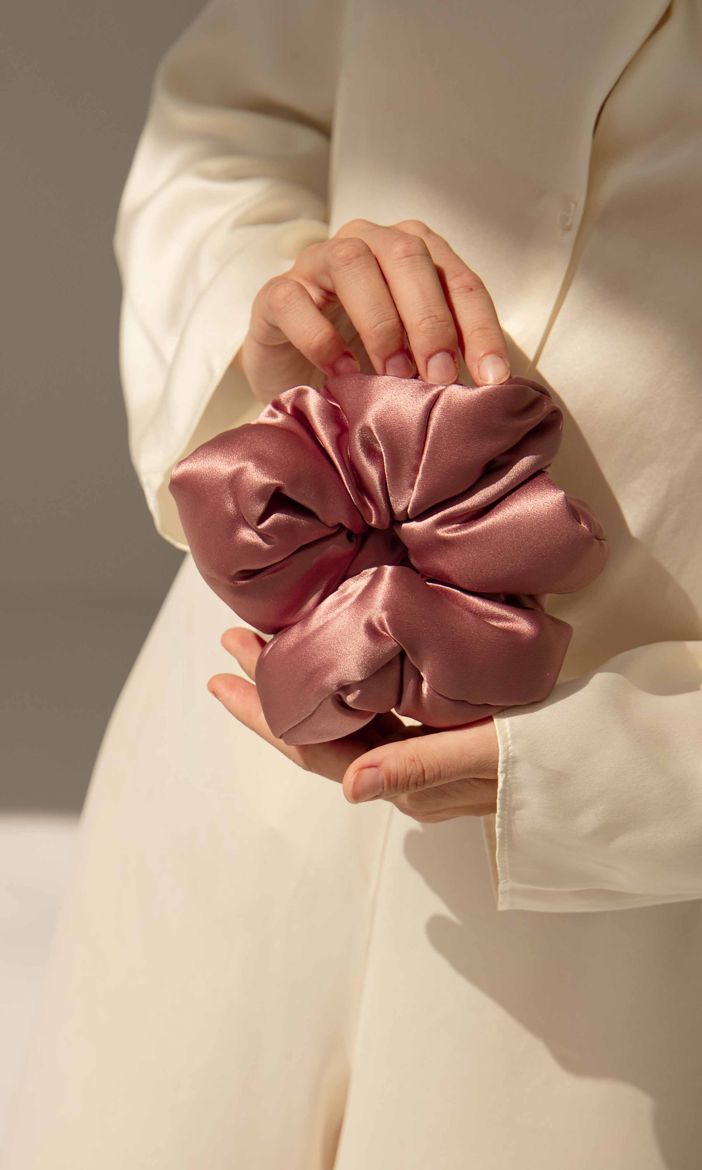 Padded XXL Scrunchie, Damask Rose / Pink, alternate image number 2