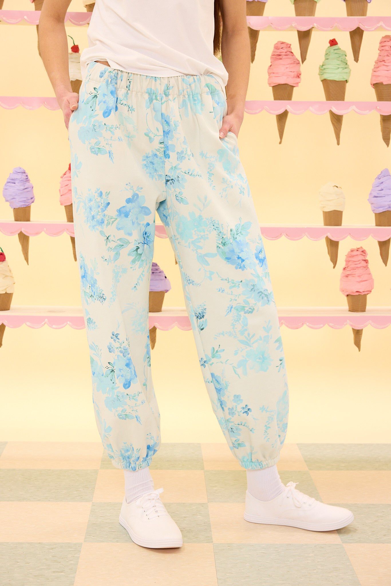 Kian Jogger Sweatpants, Blue Aquarelle Fleur / Light Blue, alternate image number 2