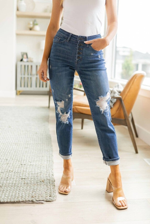 HIGH RISE BUTTON FLY DISTRESSED BOYFRIEND JEANS, Dark Wash / Dark Wash, alternate image number 4