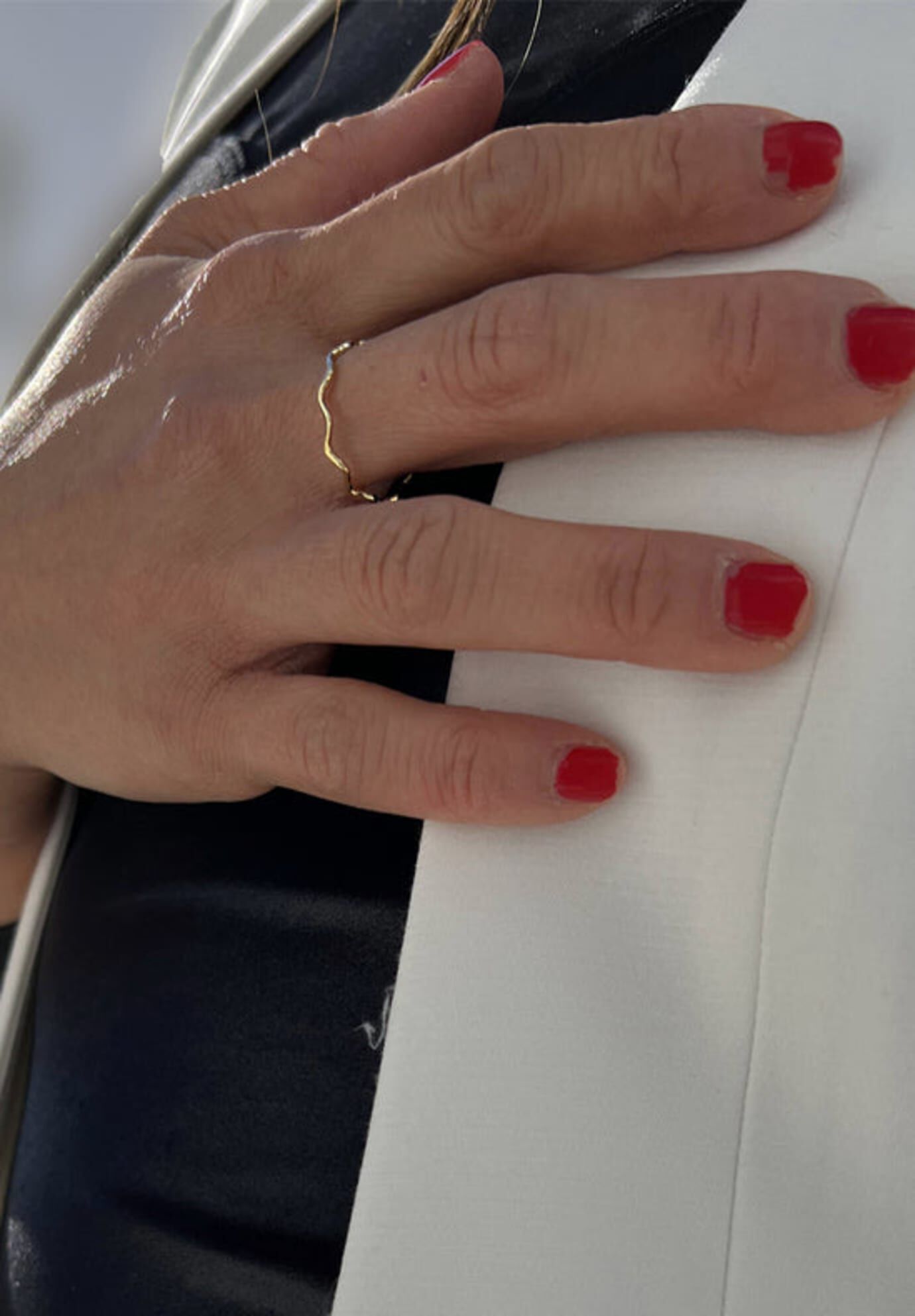 RAMEN NOODLE Thin Wavy Stacking Ring, Gold / Gold, alternate image number 3