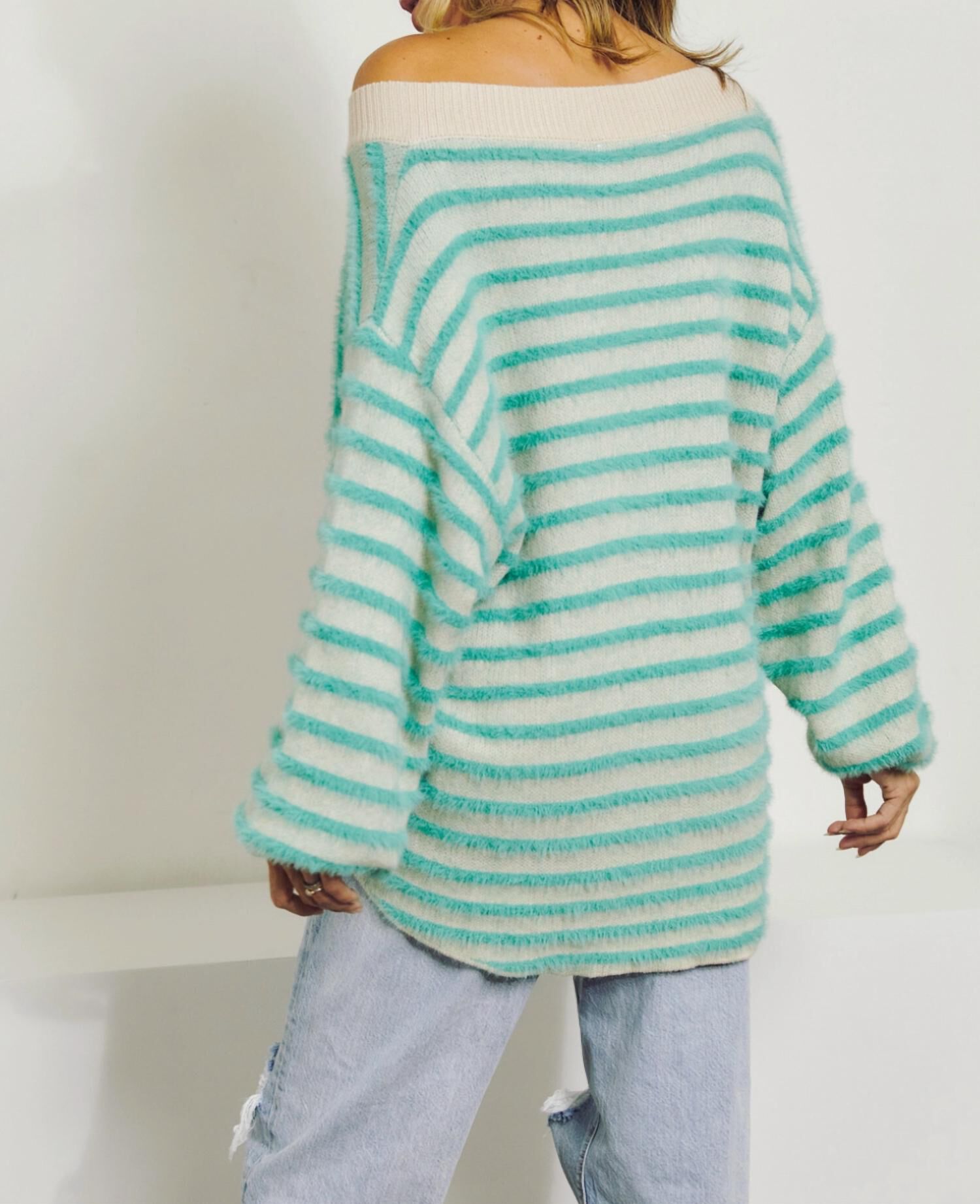 STRIPED V-NECK SWEATER IN LIGHT TEAL, , alternate image number 3