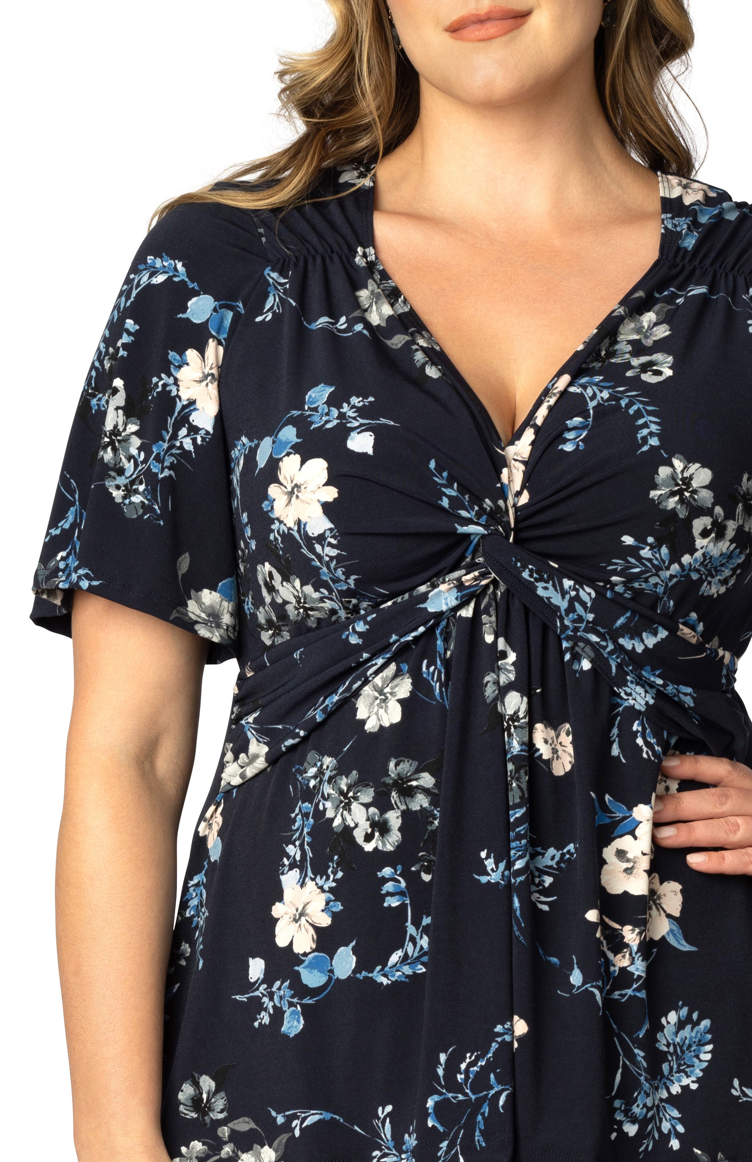 売れ筋商品|||キヨナ カットソー トップス レディース Plus Size Abby Twist Front Top French blue garden Plus Size Abby Twist Front Top - Kiyonna