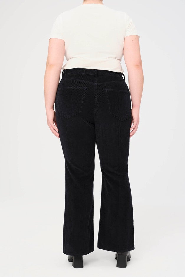 NAO PLUS - HIGH RISE BOOTCUT JEANS | KNIGHT, KNIGHT / Black, alternate image number 4