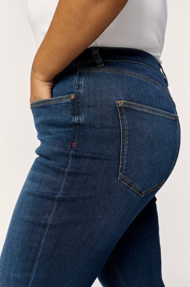 ASE PLUS STRETCH - STRAIGHT | VROOM, VROOM / Dark Wash, alternate image number null