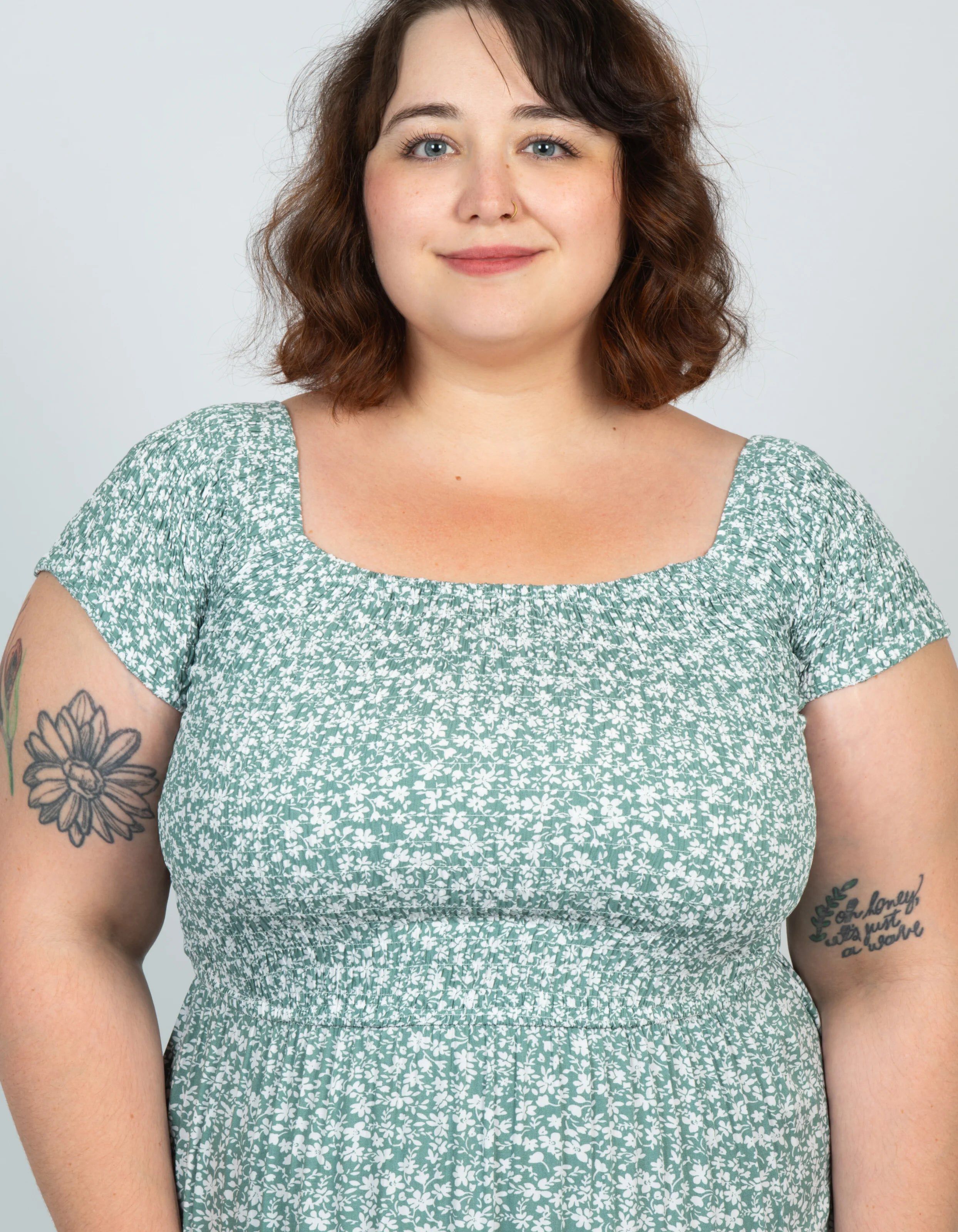 Daphne Midi Dress On-Off Shoulders Side Slit Floral, Green / Sage Green, alternate image number 2