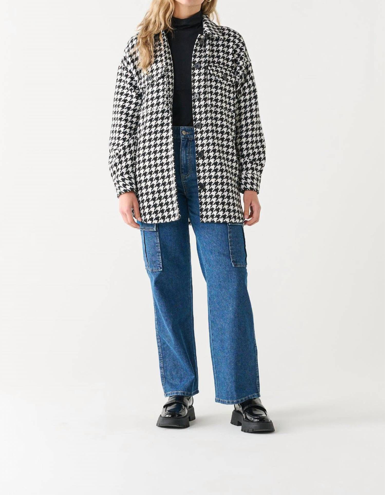 HOUNDSTOOTH BUTTON-UP SHACKET IN BLACK/WHITE, , alternate image number 7