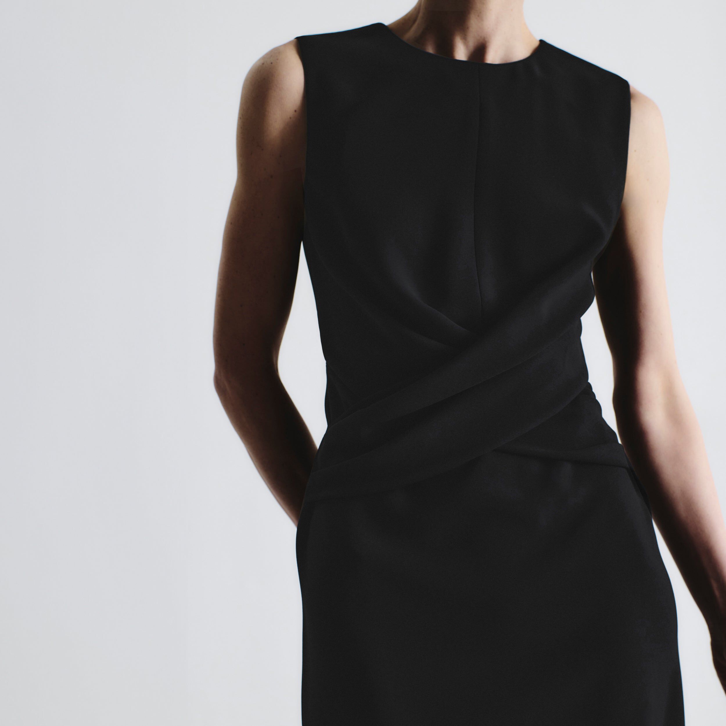 Luz Dress - Everyday Crepe, Black / Black, alternate image number 4