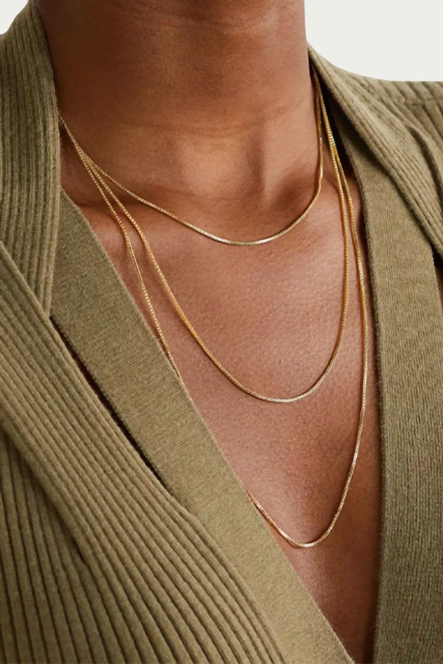 BOX CHAIN NECKLACE IN GOLD, , alternate image number 8