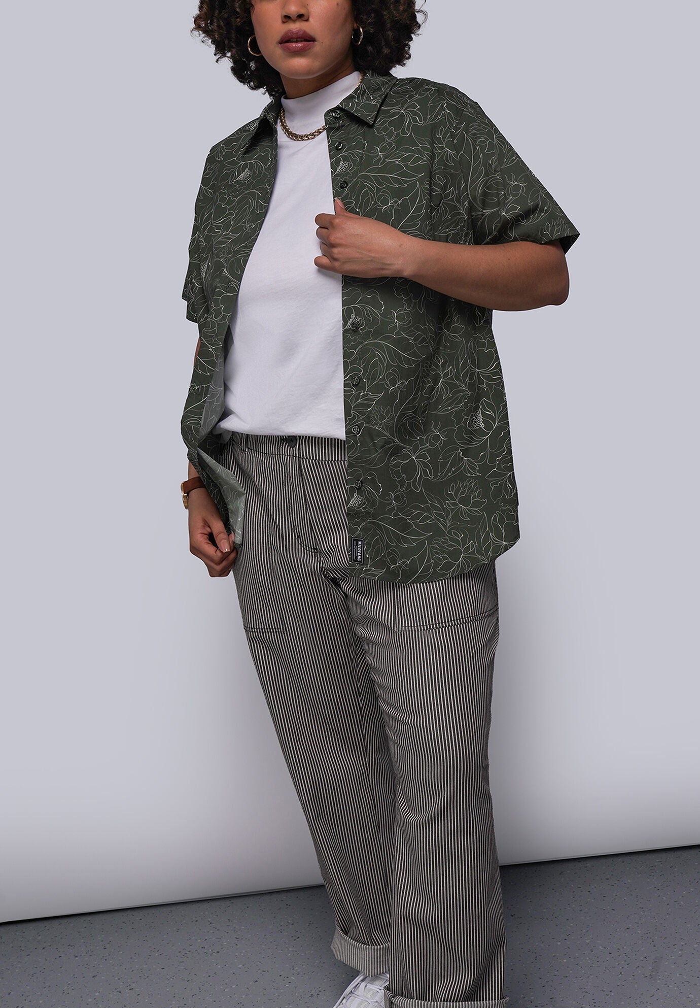 The Essential Button Up, PEONY SPRUCE / Forest Green, alternate image number 4