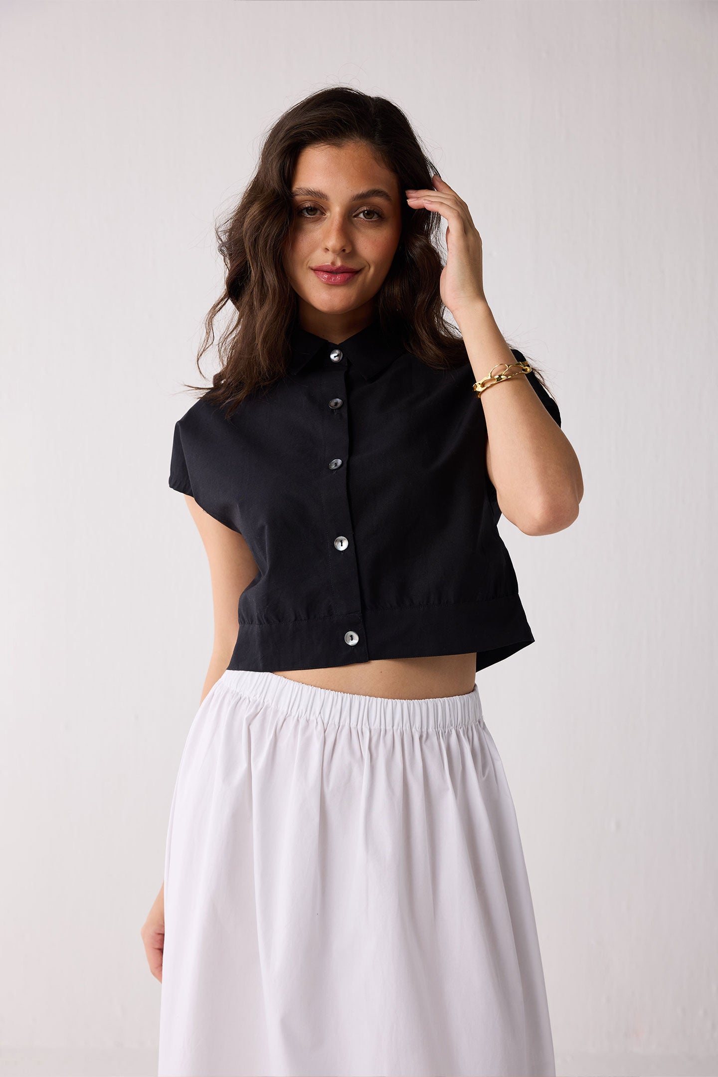 Oversized Crop Shirt in Black, Black / Black, alternate image number 2