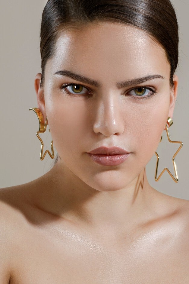 Large Full Star Earrings Gold, , alternate image number null