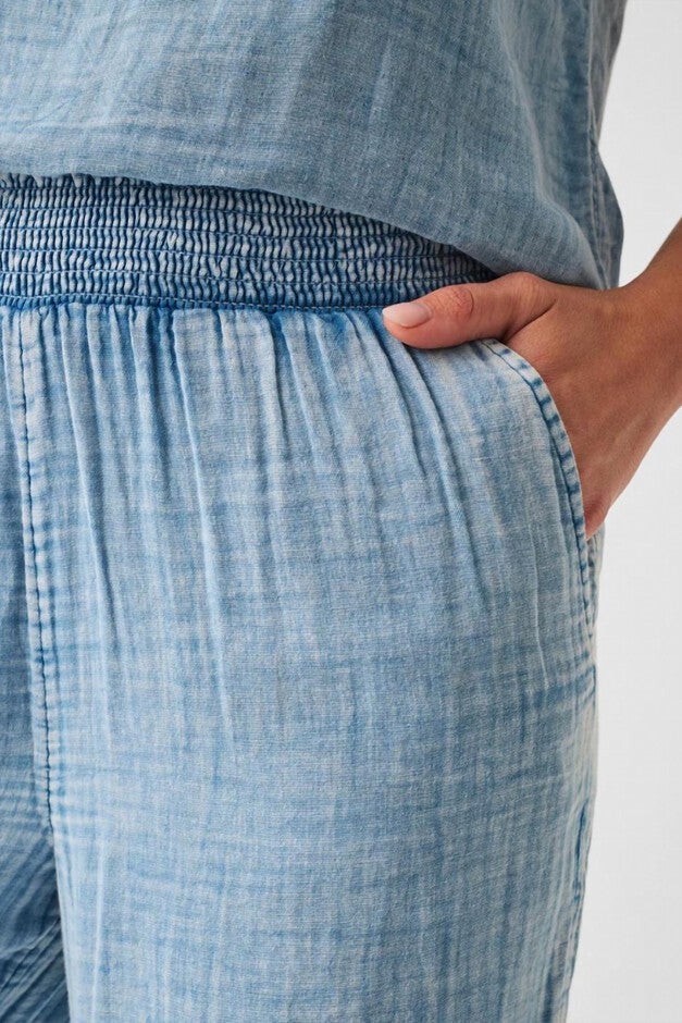 DREAM COTTON GAUZE WIDE LEG PANT IN LIGHT INDIGO WASH, , alternate image number null