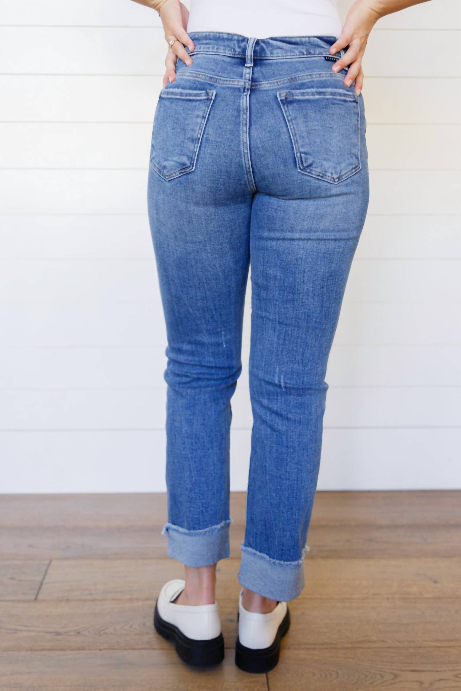 HIGH RISE CUFFED STRAIGHT JEANS, Medium Wash / Medium Wash, alternate image number 3