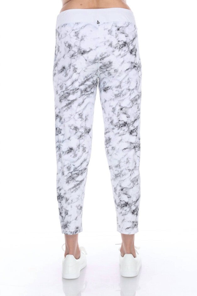 Carefree Leggings in White, , alternate image number null